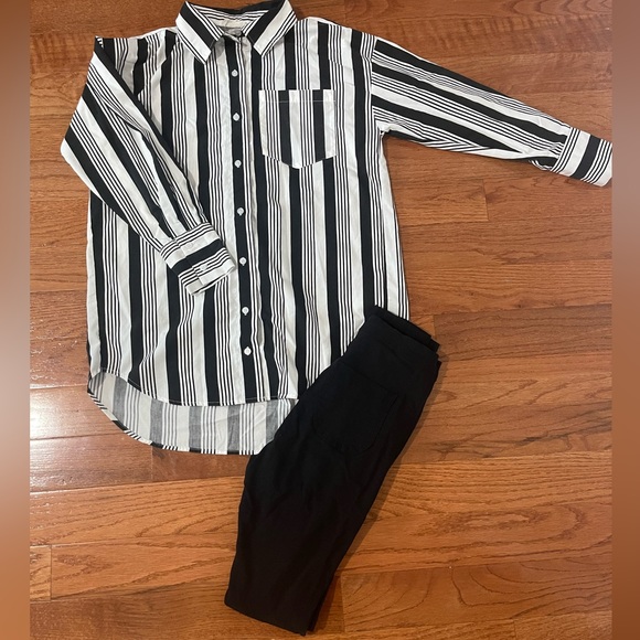 Women’s Outfit - Picture 1 of 5